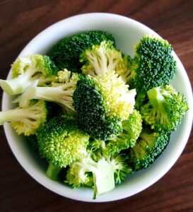The advantages of using broccoli regarding good health