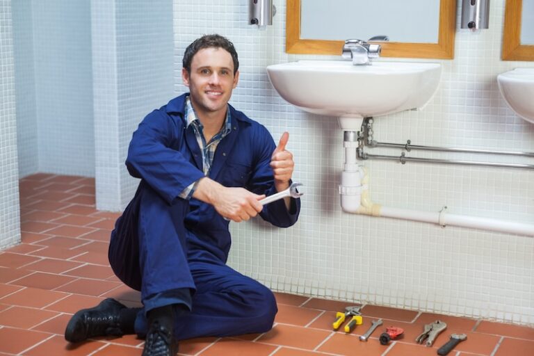 How to Handle Plumbing Emergencies: 5 Steps Guide