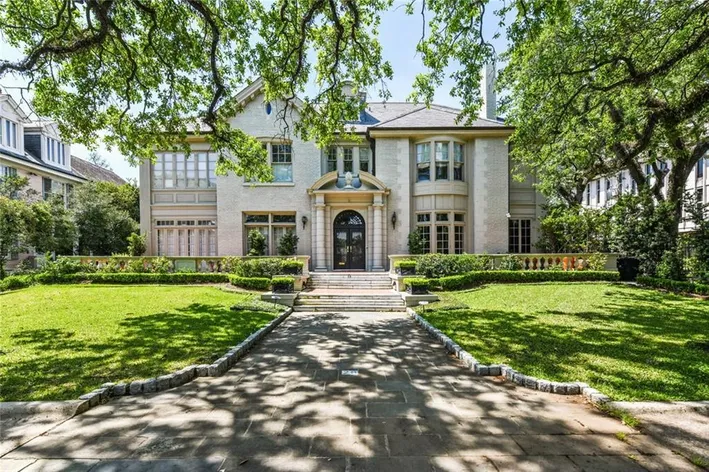 New Orleans Luxury Real Estate Deserves Your Attention!