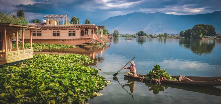 The Ultimate Guide to Planning a Budget Kashmir Tour