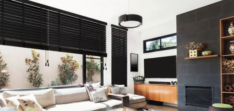 Blinds in black and white – a timeless choice