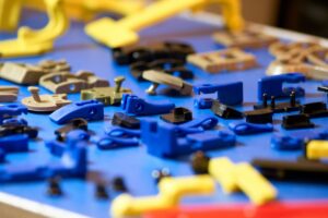 What Sets Precision Plastic Injection Molding and Conventional Molding Apart?