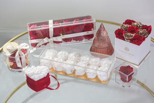 Luxury Redefined: Acrylic Rose Madison Gift Boxes