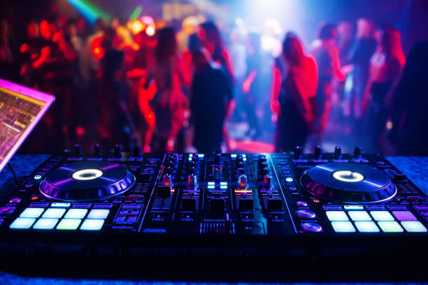 How to Curate the Perfect Playlist for Your Kerry DJ Party?