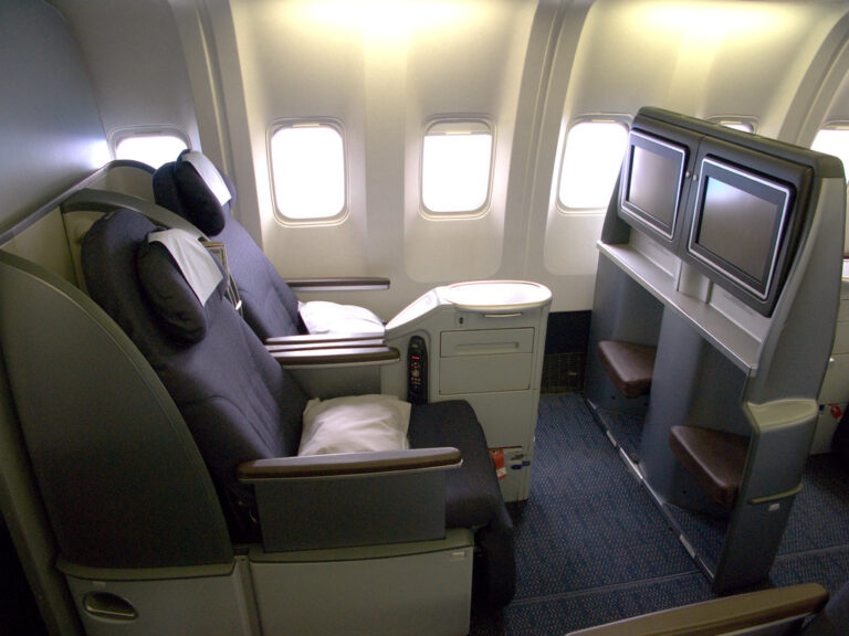 Which Airline Has the Best Business Class to Rome? Discover Top Choices & Affordable Tips!